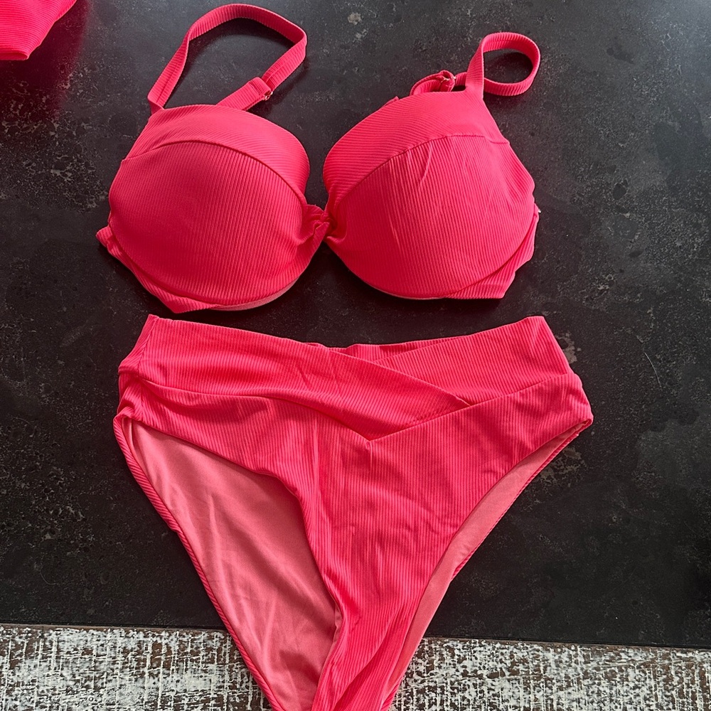 VICTORIAS SECRET PUSH UP CORAL BIKINI TOP M BOTTOM S